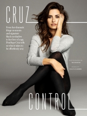 Penelope Cruz in Bardot Pose, foto di Nico Bustos