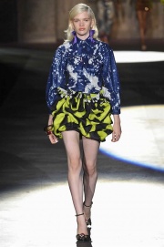 Gambe in vista per Dsquared2