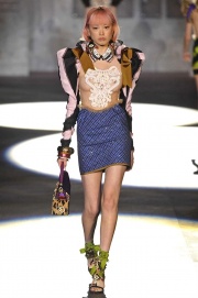 Gambe in vista per Dsquared2