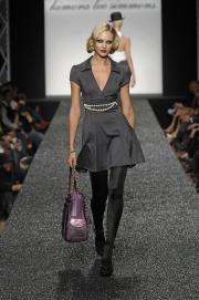 Candice Swanepoel in passerella
