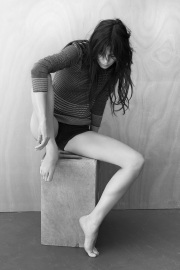 Gambe e piedi di Charlotte Gainsbourg