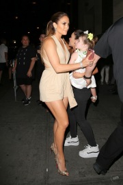 Jennifer Lopez in abito corto