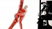 In collant rossi per golden lady