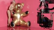Le gambe d'oro di Miley Cyrus