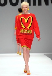 Le gambe per Moschino