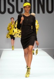 Moschino e le gambe delle donne