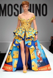 Moschino e le gambe delle donne