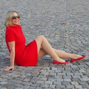 Miss agosto in rosso
