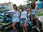 Trio in jeans