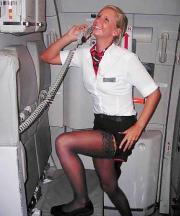 Stewardess in autoreggenti nere