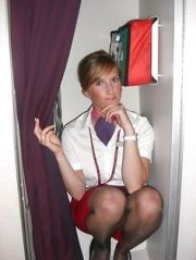 Stewardess in collant neri