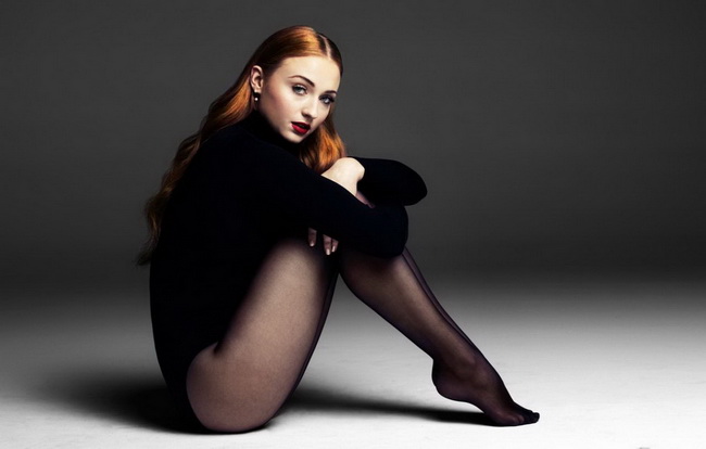 Sophie Turner legs in collant neri