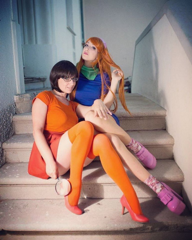Daphne e Velma sulle scale