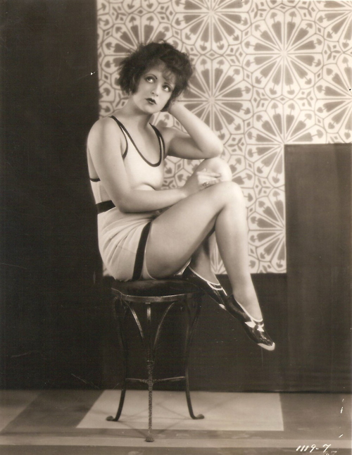 Clara Bow cosce