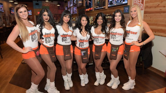 Hooters