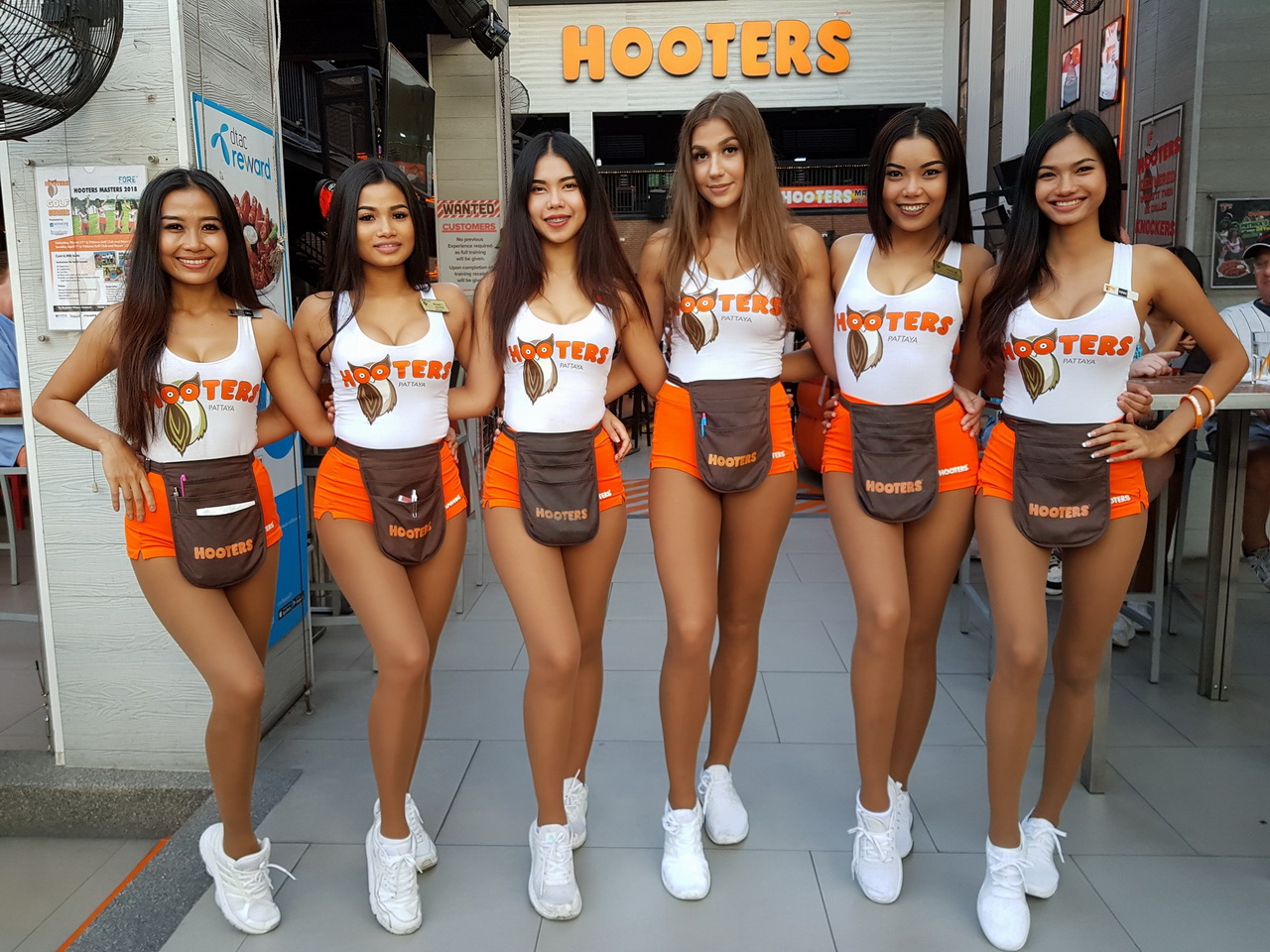 Hooters Pattaya