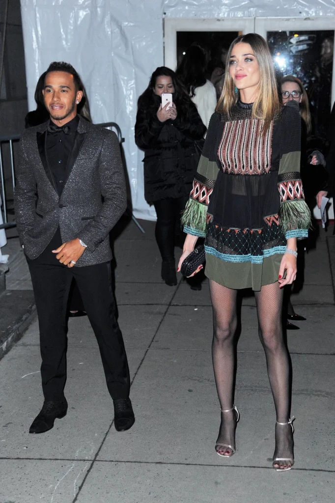 Ana Beatriz Barros in sandali e collant