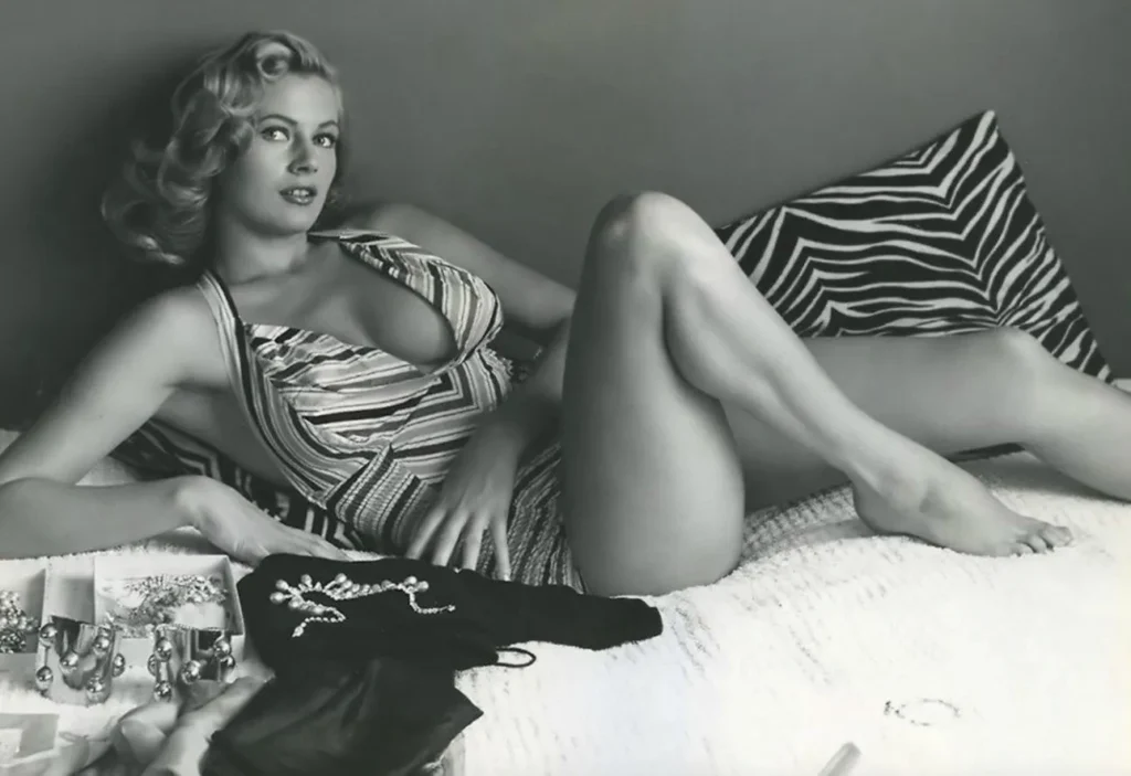 Le gambe di Anita Ekberg