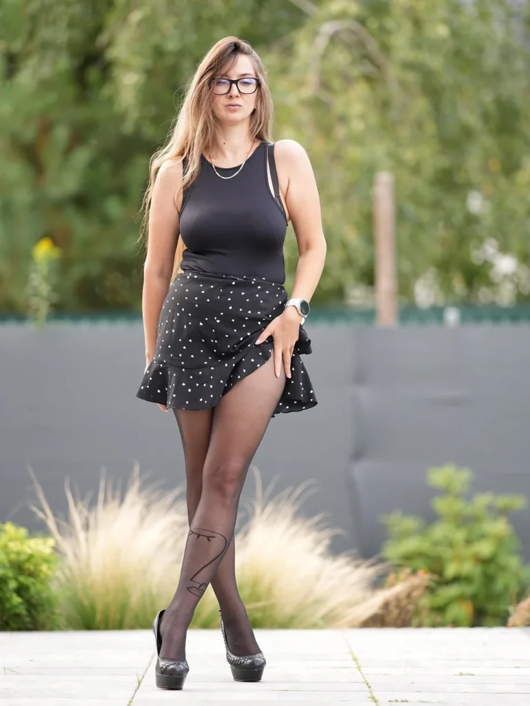 Miss Dicembre all'aria aperta