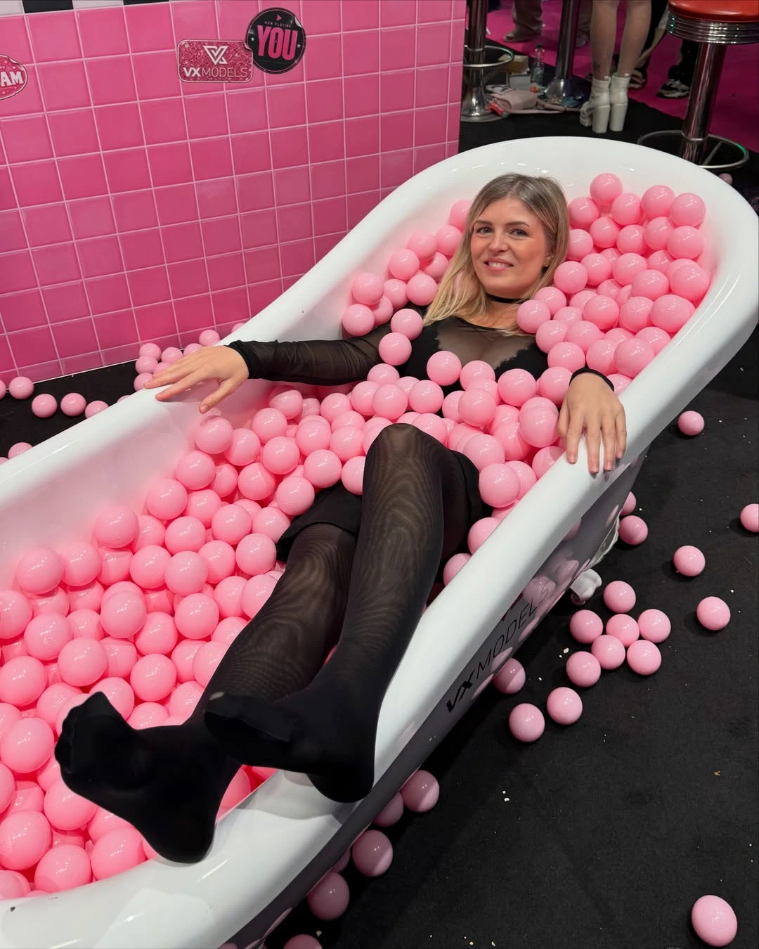 Miss ottobre tra le palline